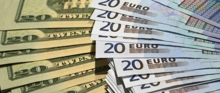 Курс валют на 10 листопада: долар дешевшає