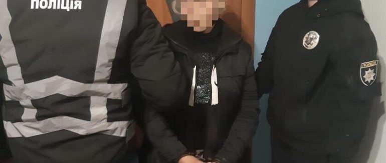 Пограбувала пенсіонерку: на Закарпатті затримали 42-річну грабіжницю