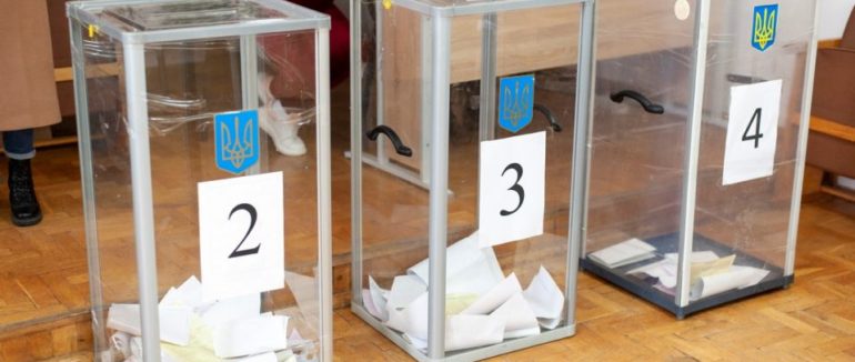 В Ужгороді виявлено незаконну реєстрацію спостерігачів від партії “Слуга народу” та від її кандидата