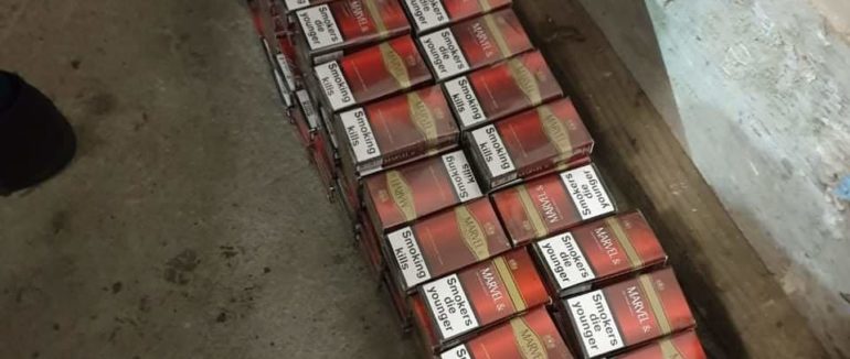 Тютюнова контрабанда через “зелений коридор”: на Закарпатті у порушника вилучили іномарку та 40 блоків сигарет