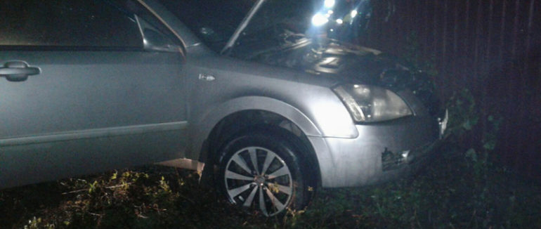 Коротке замикання та клуби диму: на Закарпатті горіло два авто