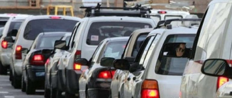 Понад сотня авто стоїть у черзі на Закарпатті