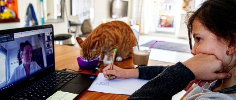 Чому розмови в Zoom такі виснажливі