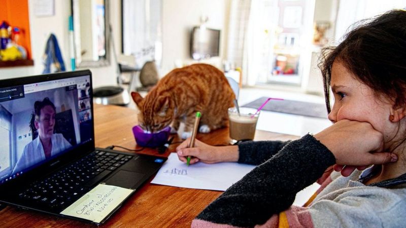 Чому розмови в Zoom такі виснажливі