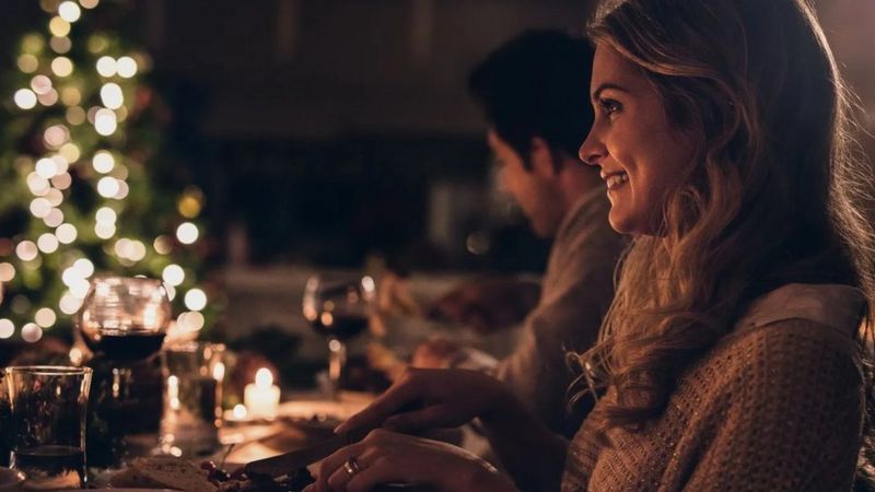 Чому ми переїдаємо на свята? З чим це пов`язано та як уникнути зайвих кілограмів після свят