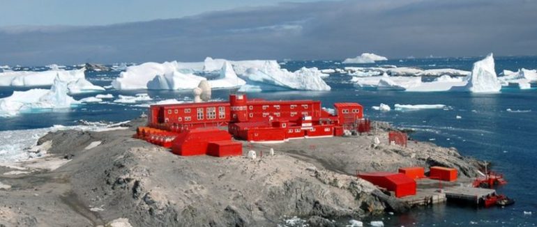 Коронавірус дістався останнього континенту. В Антарктиді захворіло 36 полярників