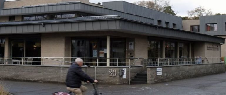 23 людини померли від Covid-19 у будинку для літніх після візиту “святого Миколая”