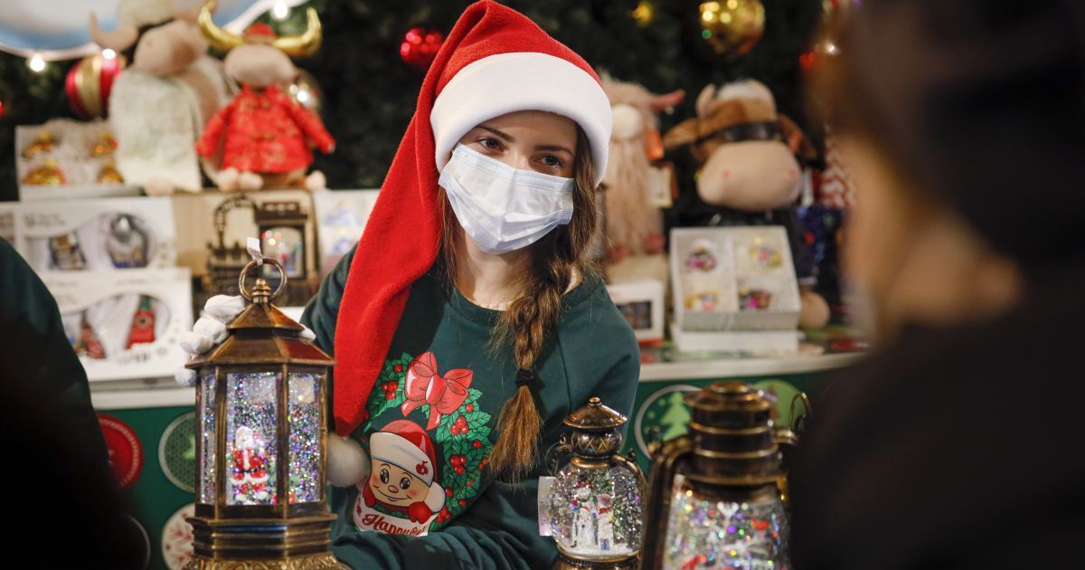 Локдаун чи жорсткі обмеження? Що очікує українців у 2021 році