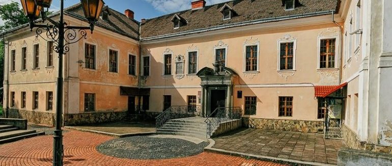 Нова туристична родзинка Закарпаття: у Мукачеві планують відреставрувати Палац князів Ракоці