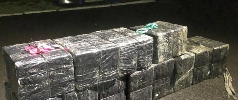 5800 пачок безакцизних цигарок: на Закарпатті зупинили чергову спробу контрабанди