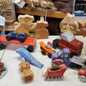 Все заради того, аби безкоштовно роздати дітям на Різдво: американська пара на пенсії виготовила 1400 іграшок