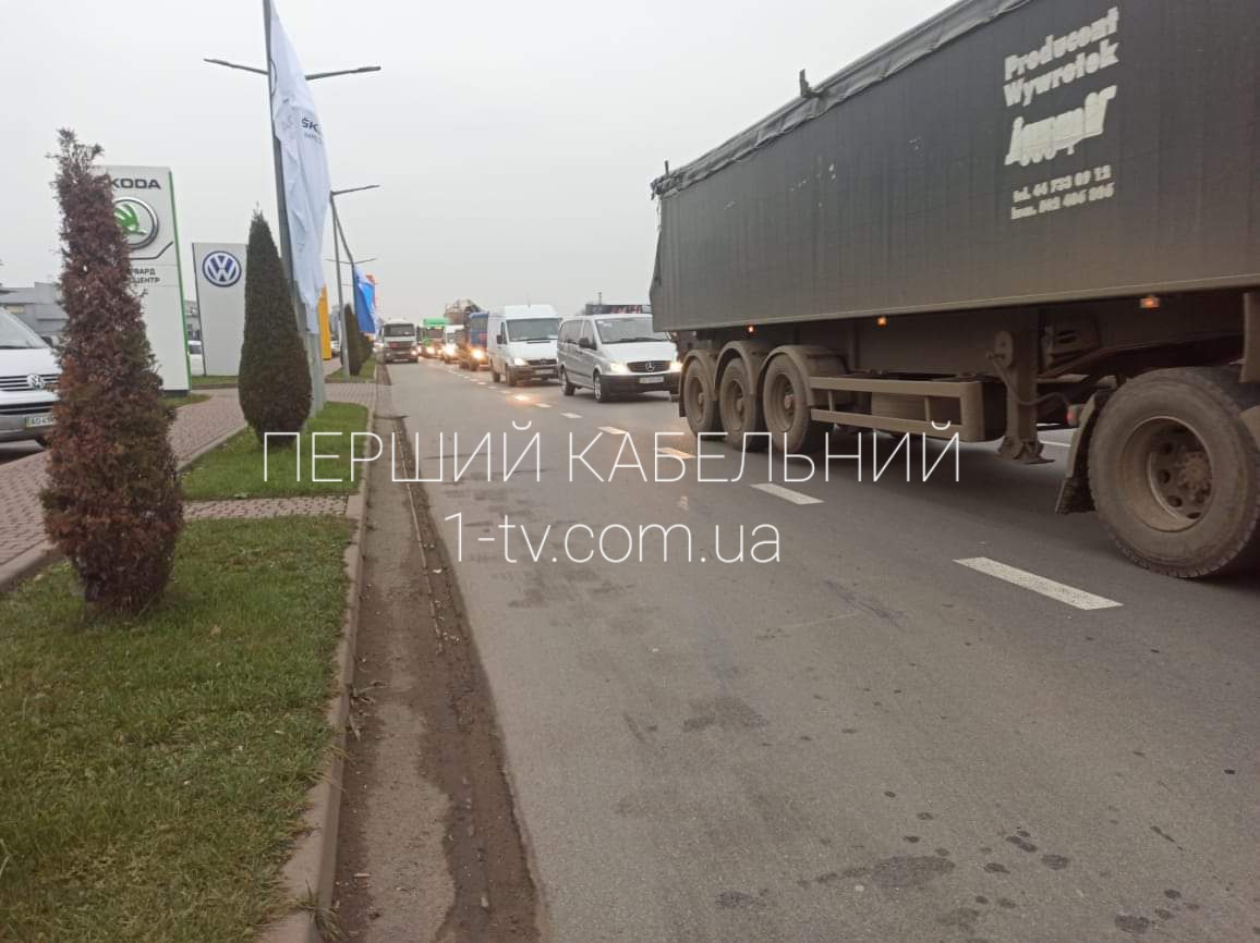 Замінування у Мукачеві: на виїзді з міста ускладнений рух