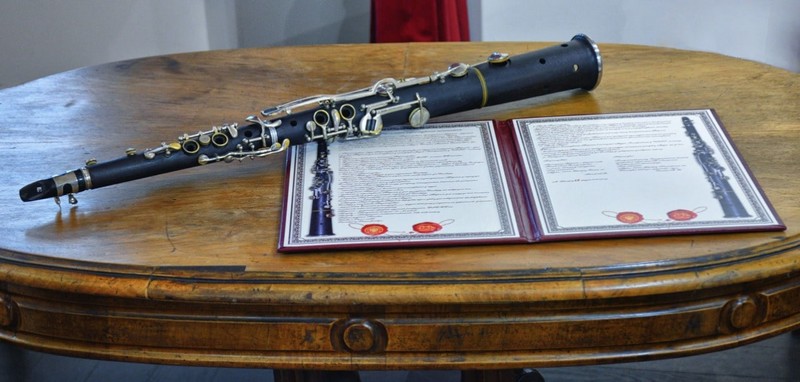 Закарпатському краєзнавчому музею передали старовинний духовий інструмент