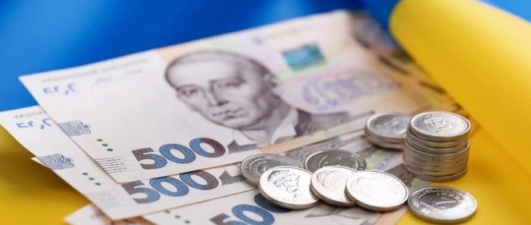 Закарпатським підприємцям почали виплачувати одноразову грошову допомогу