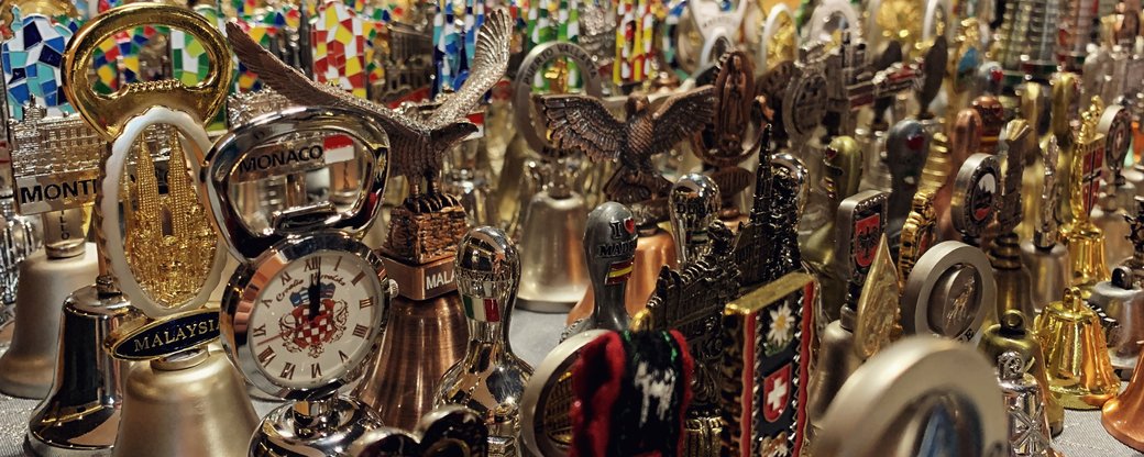 Закарпатець встановив рекорд України: чоловік за 10 років зібрав понад 3 тисячі дзвіночків