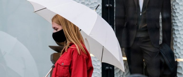 ВООЗ рекомендує носити маски людям, які перехворіли на COVID-19