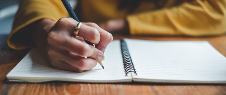 Без помилок: Всеукраїнський радіодиктант єдності без єдиної помилки написала лише одна жінка