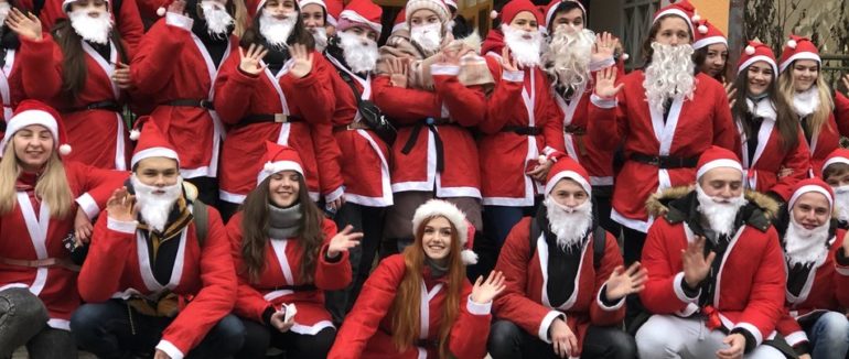 В Ужгороді 24 рік поспіль пройшов святковий “Парад Миколайчиків”