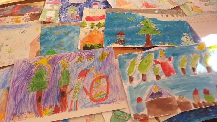 Різдвяна листівка з Ужгорода: конкурс для дітей та підлітків організували в обласному центрі Закарпаття