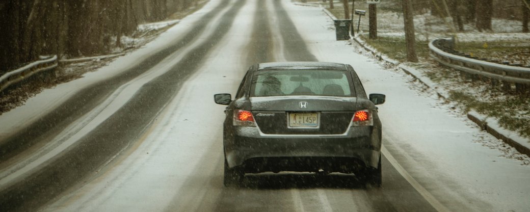 Поради експерта: як правильно керувати автомобілем під час ожеледиці