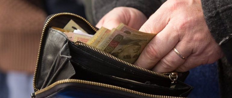 Аналітики опитали українських роботодавців: скільки з них готові підвищити співробітникам зарплату в 2021 році