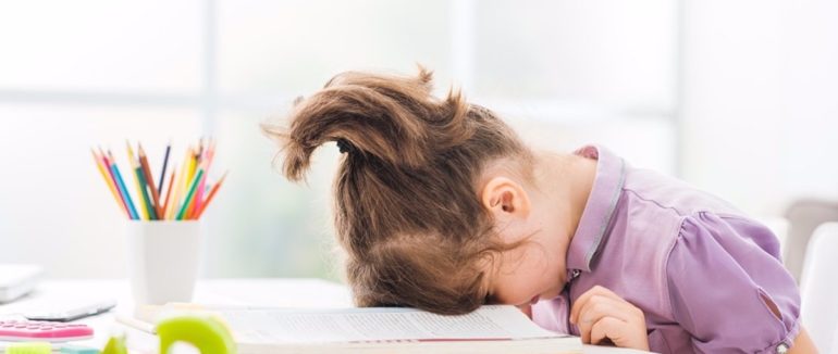 Чому дитина не хоче читати: основні причини та як їх позбутися