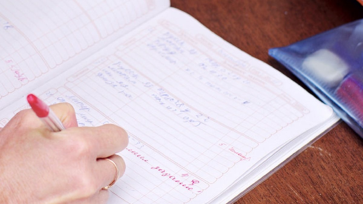 Замалювати двійку не вийде: в українських школах будуть електронні щоденники