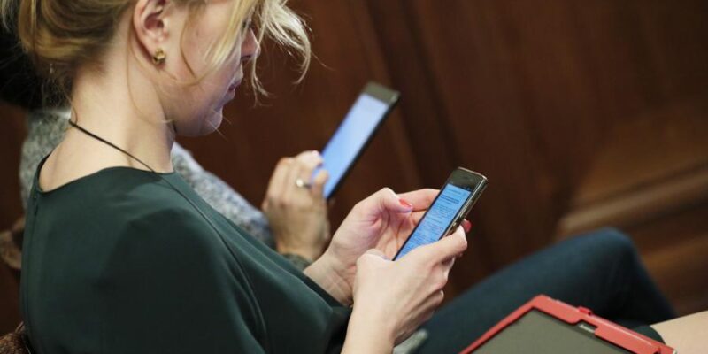 Відомі оператори зв`язку Київстар і Vodafone піднімають ціни на тарифи