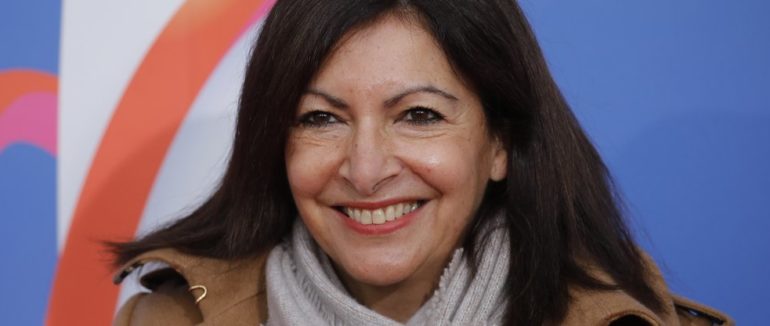 Занадто феміністична: мерію Парижа оштрафували за призначення великої кількості жінок на керівні посади