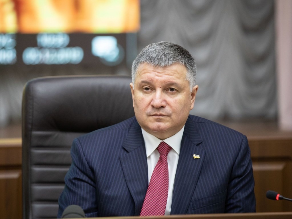 Міністр МВС України відреагував на погрози в адресу українських громадян угорського походження