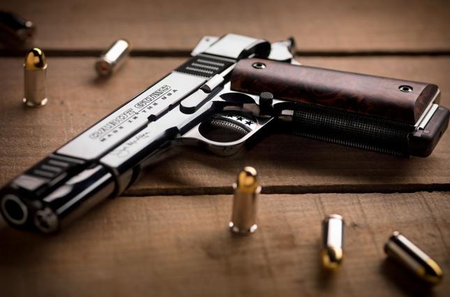 Озброєний чоловік розгулював вулицями Ужгорода