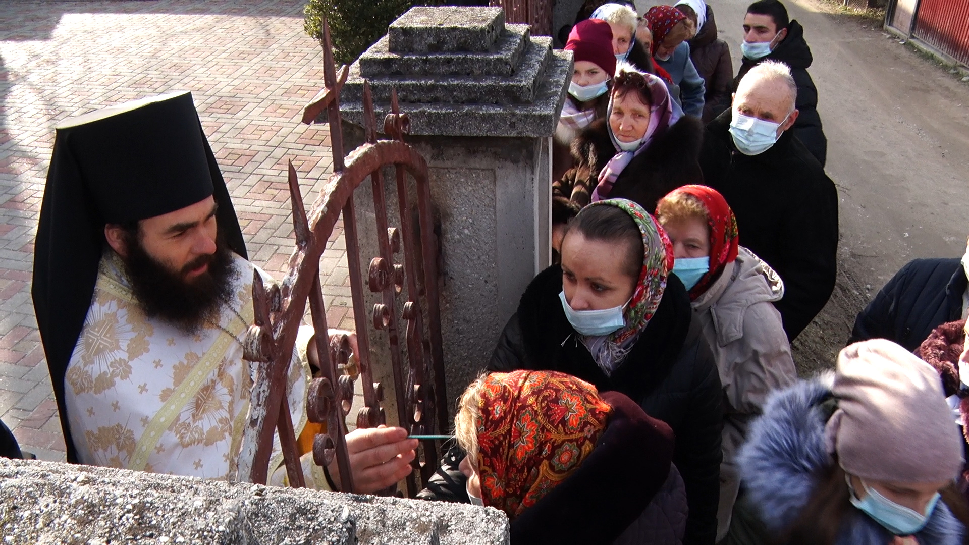 Звернення до влади: на Закарпатті вірники УПЦ намагаються зберегти храм