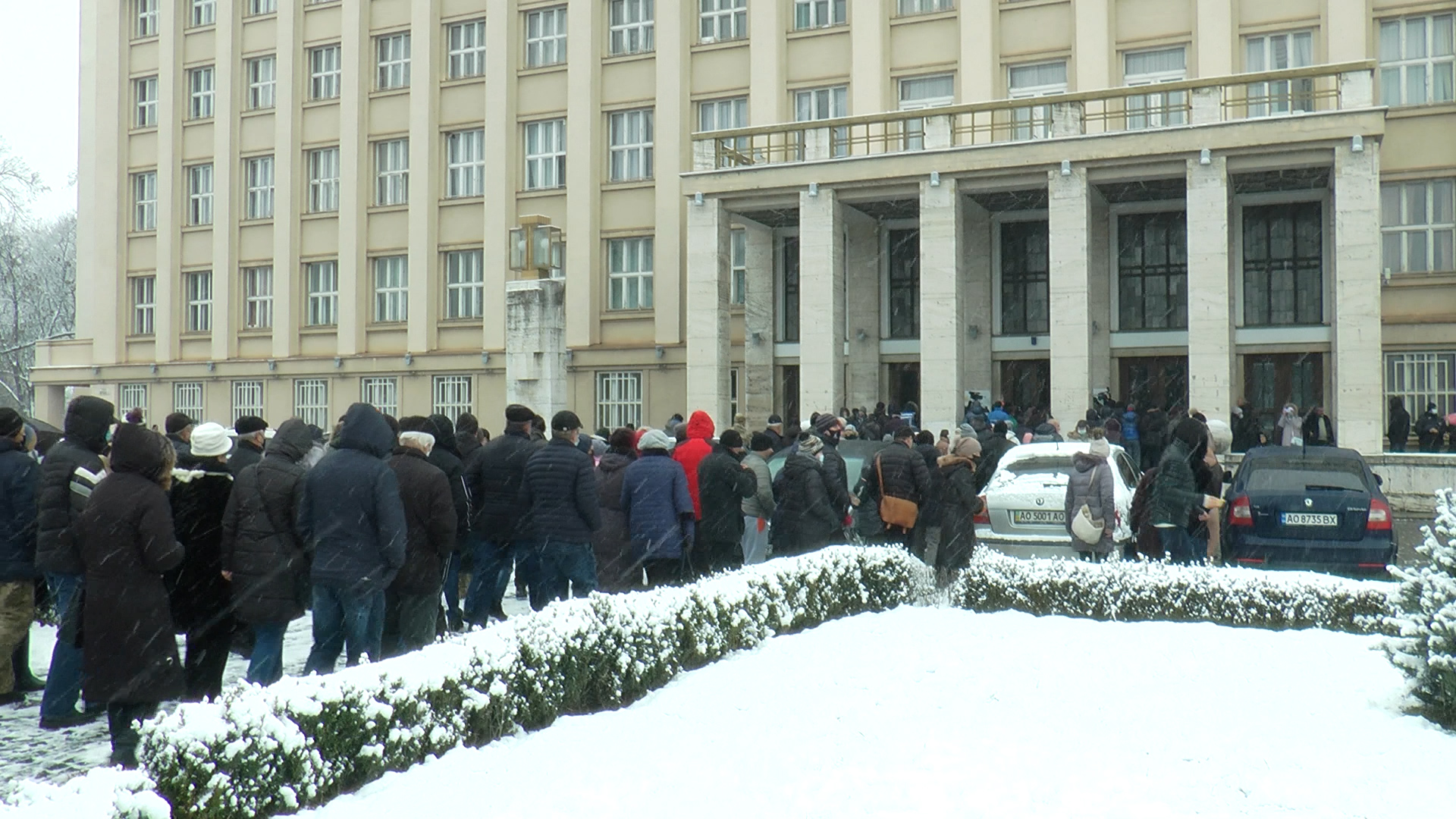 Тарифний протест: закарпатці вийшли під стіни ОДА