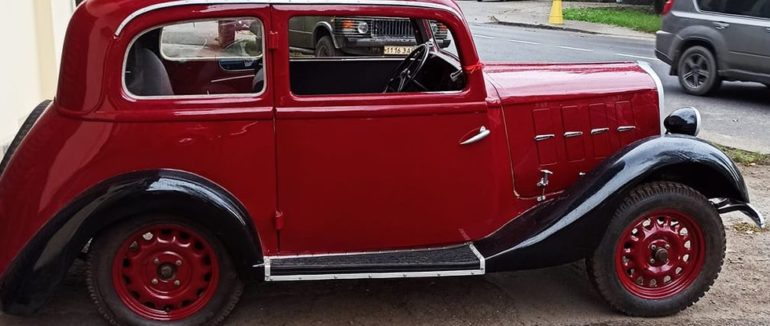 Житель Ужгорода знайшов автомобіль 1932 року у Мукачеві