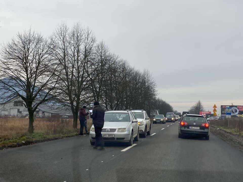 Зіткнулися три автівки: аварія на Тячівщині