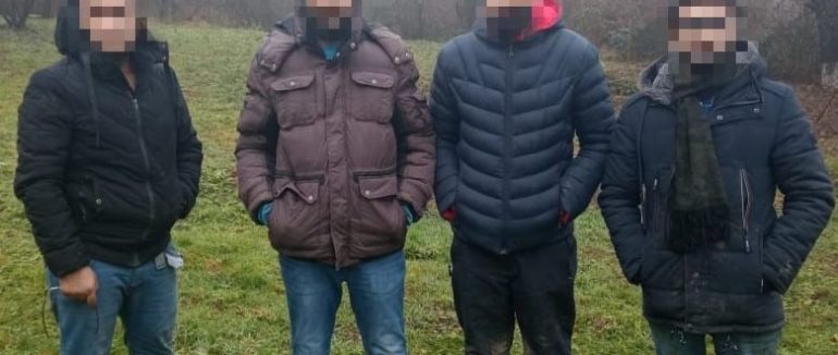 На кордоні Закарпаття затримали чотирьох нелегалів з Пакистану