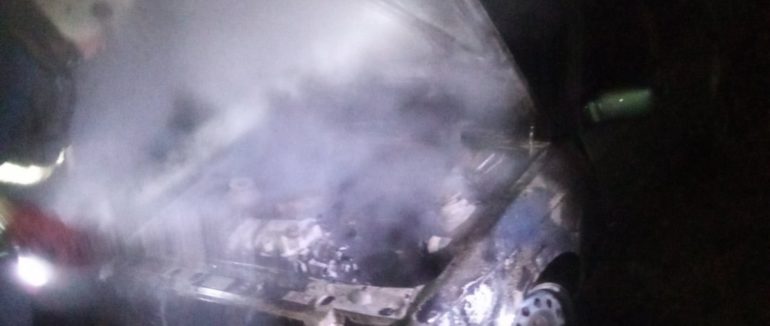 Ранкова пожежа на Закарпатті: частина авто згоріла вщент