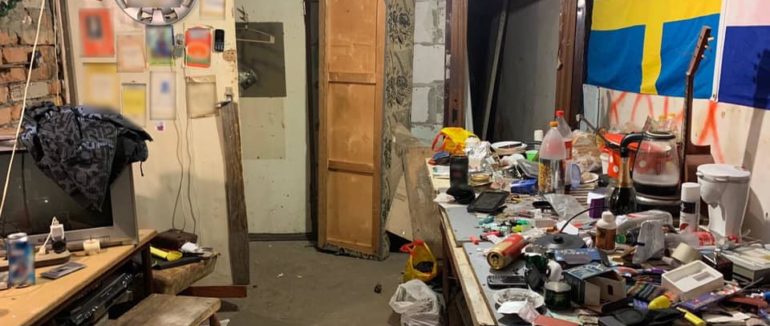 Нічне полювання: в Ужгороді затримали групу чоловіків, що зберігали наркотичні речовини