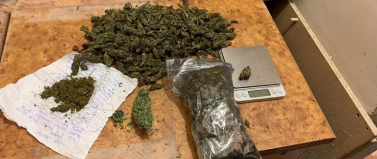 Судитимуть мукачівця, у помешканні якого виявили понад півкілограма наркотиків