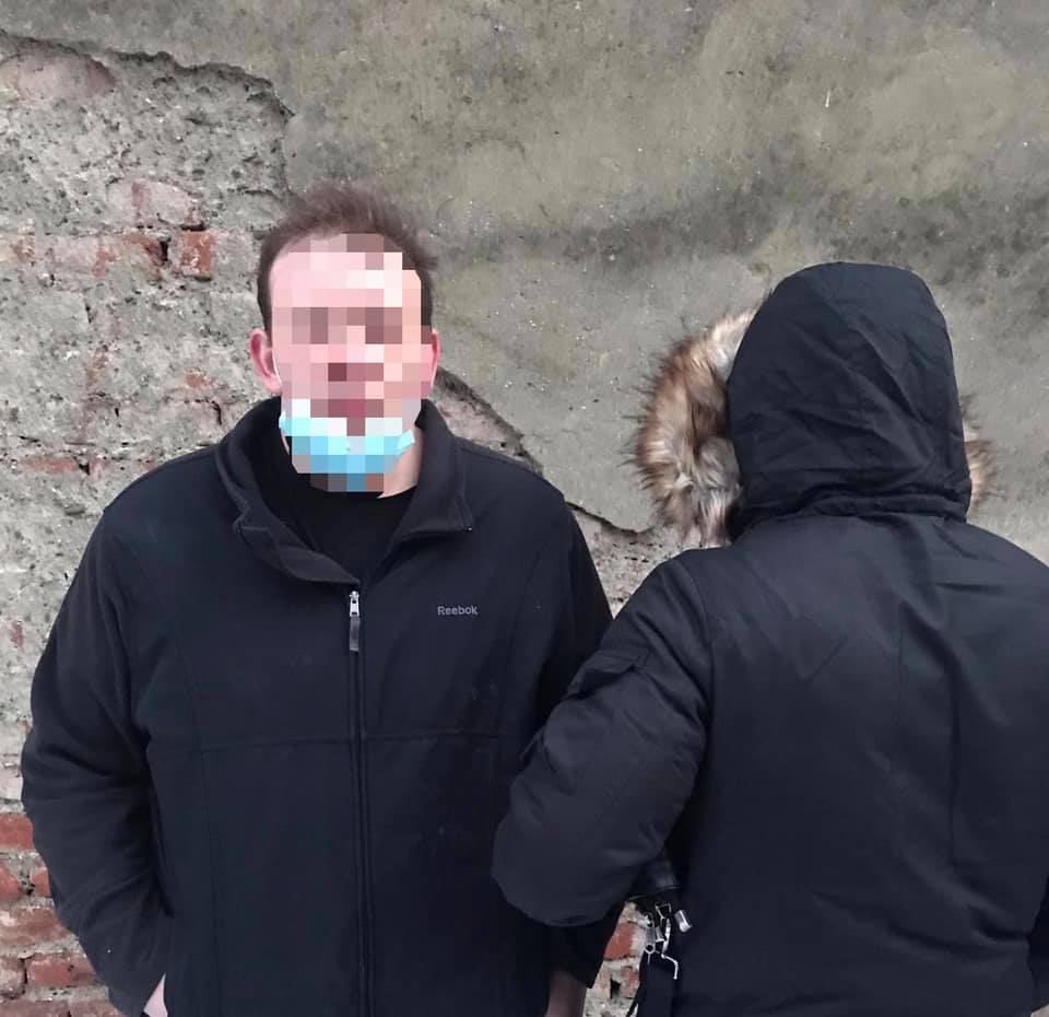 На Закарпатті затримали наркоторговця: чоловікові загрожує до 10 років позбавлення волі