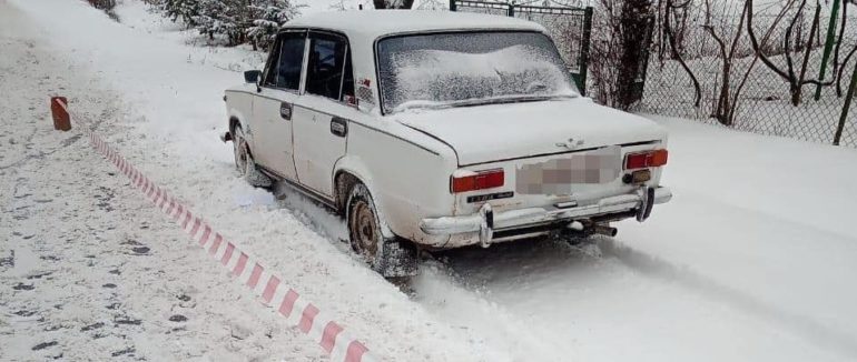 Поліція затримала 25-річного ужгородця, який викрав авто, а згодом залишив його на узбіччі