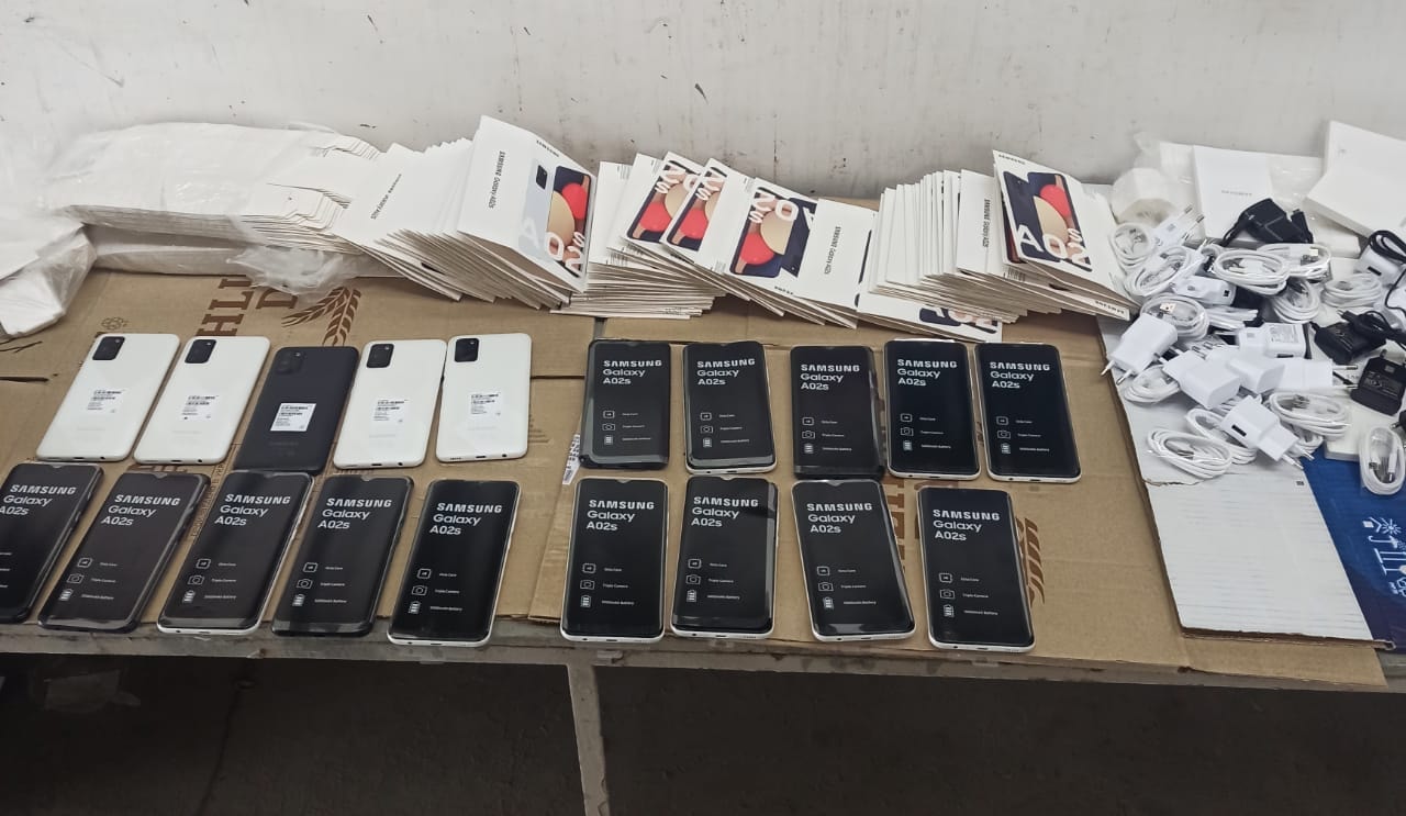 На КПП "Тиса" зупинили незаконне вивезення смартфонів