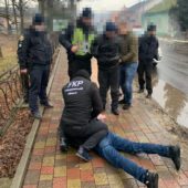 Поліція Міжгірщини викрила двох чоловіків, які розраховувалися фальшивими купюрами