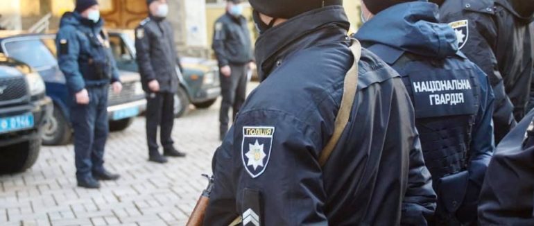На Закарпатті заступають додаткові патрулі поліції спільно з Нацгвардією