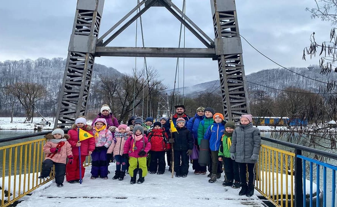 Прогулянка ужгородських пластунів у Невицькому замку
