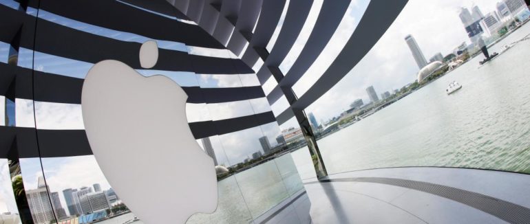 Йому вже 14 років: як виглядав та що вмів перший iPhone