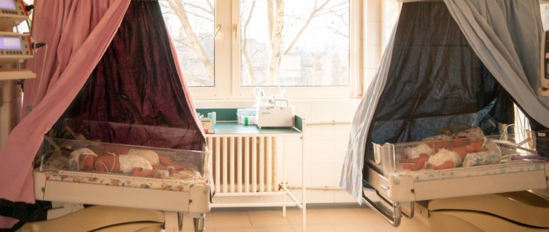 Перша четвірня на Закарпатті: новонародженим вже дали імена