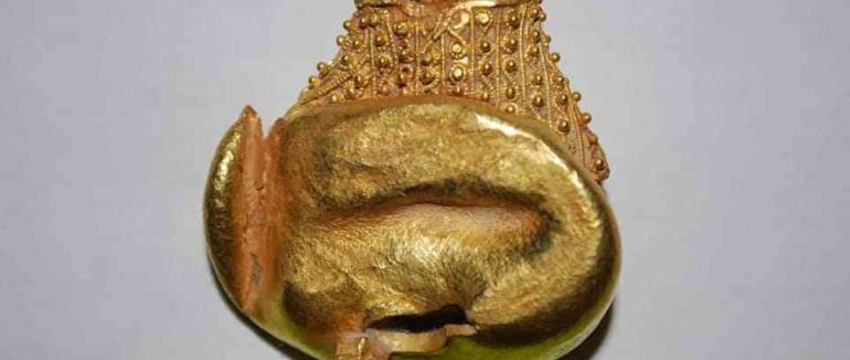 На Закарпатті знайшли найбільшу старовинну золоту прикрасу
