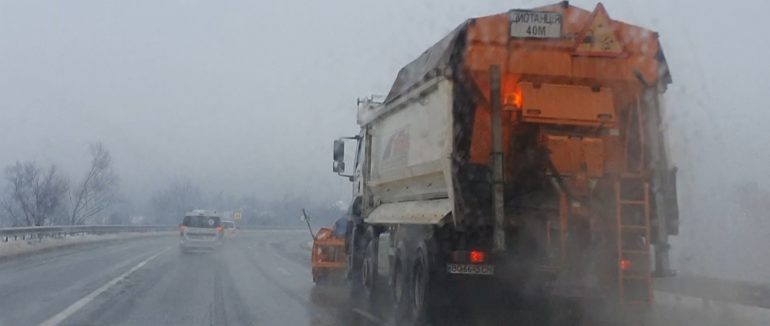 На Закарпатті продовжують розчищати трасу “Київ-Чоп”