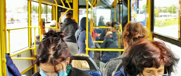 Від завтра Україна виходить з локдауну та повертається в карантин: перелік офіційних обмежень та заборон